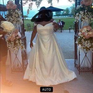 Wedding dress